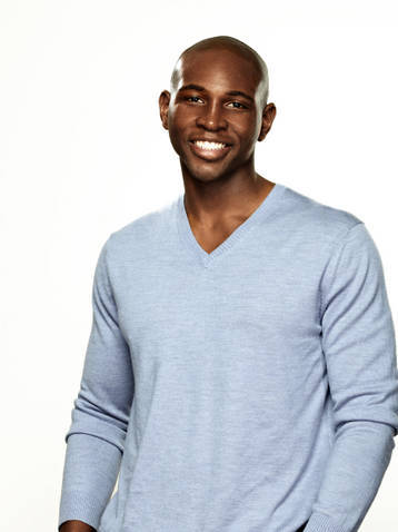 BRANDON LAMAR 6'2" Suit: 42L Shirt: 16.5-36 Waist:33 Inseam: 34
Shoe: 13