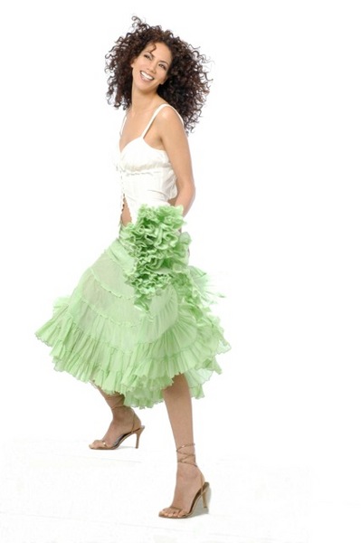 MAYR VASQUEZH  5'10"
Dress size: 4
Bust: 34A
Waist: 27
Hips: 37
Shoe size: 10
Hair color: Brown 
Eyes: Brown

