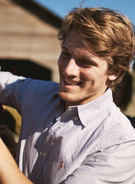 JUSTIN GERHARD 6'0" Suit: 41R Shirt:15.5 -34 Waist: 33 Inseam: 34 Shoe: 11
Hair: Blond
Eyes:
