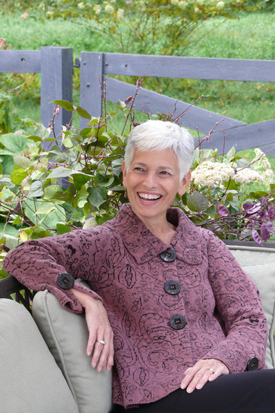 PHYLLIS ECKELMEYER 5'6" 
Size:8
34B-27-37
Shoe:8.5
Hair:Silver
Eyes: Brown