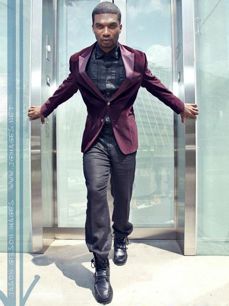 STEVEN WALTERS 6'1" Suit: 40L
Shirt:
Waist: 32
Inseam: 34
Shoe: 12
Hair: Dk. Brown
Eyes: Dk. Brown