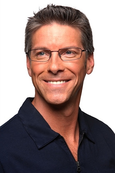 PETER ANGELO
6'1"
Suit: 40R
Shirt: 15.5-34
Waist: 32
Inseam: 32
Hair: Brown/Gray
Eyes: Blue
Shoe: 11