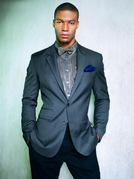 LEE WASHINGTON 6'2"
Suit:40L-42R
Shirt:32-34
Waist:32
Inseam:34
Hair:Brown
Eyes:Brown
Shoe:11.5