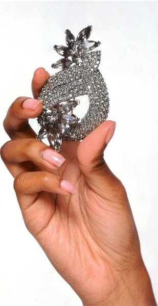TIFFANY BOBB
Ht: 5'8"
Size: 4
Ring: 5
Glove: 7
Shoe: 7
