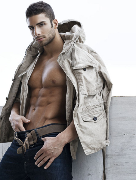 ADAM AYASH
5'11"
Suit: 44R shirt: 15 3/4-16
Waist: 33 Inseam:30
Hair: Brown
Shoe: 11.5-12
