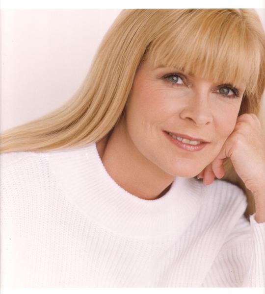 CAROL LOPATIN
5'9" Size:6 Bust: 34C Waist:25 Hips: 36 Hair: Blonde Eyes: Green Shoe: 9