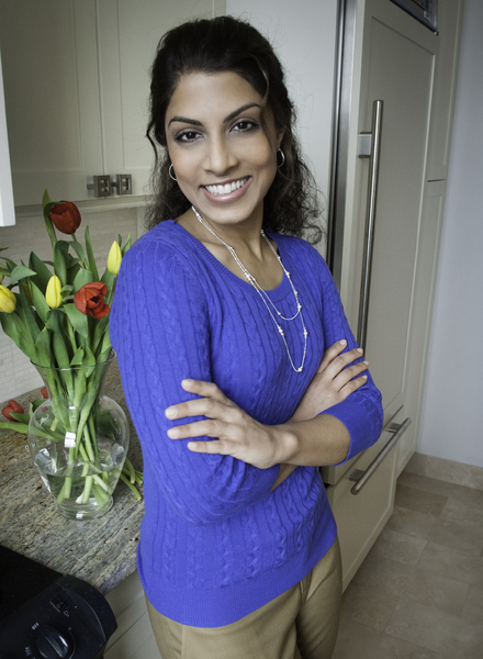 AYSHA HUSSAIN 5'4" Size:6-8 Bust: 34B/C Waist:26
Hips:38
Shoe: 8.5