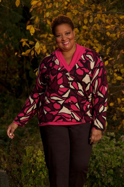 JACKIE SANCHEZ 5'9" Dress Sisze: 20W Bust:49.5
Waist:39.5
Hips:52
Shoe:10W