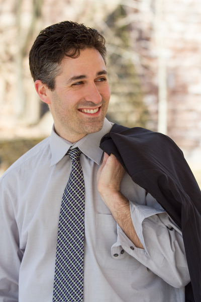 ROSS FIELDS 6'0" Suit: 42R Shirt: 16-34/35 Waist: 34 Inseam: 34 Shoe: 10.5-11 Hair: Dk. Brown/Grey
Eyes: Green/Blue