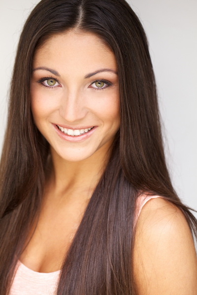 ALEXA CASAMENTI 5'3" Size:2 Bust: 32B Waist: 24 Hips:34 Shoe: 7 Hair: Brown
Eyes: Green