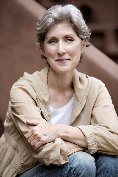 KATHIE YOUNG
5'6.5" Size: 2
Bust: 32
Waist: 25
Hips: 34.5
Hair: Gray
Eyes: Green
Shoe: 6B