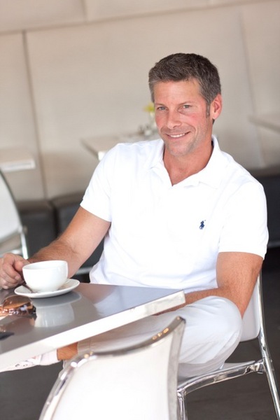 PETER ANGELO
6'1"
Suit: 40R
Shirt: 15.5-34
Waist: 32
Inseam: 32
Hair: Brown/Gray
Eyes: Blue
Shoe: 11