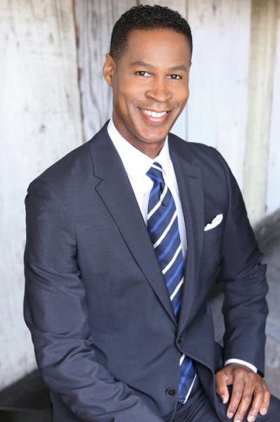 KENT DAVIS 6'1"
Suit: 40R
Shirt: 15.5-34/35
Waist: 32
Inseam: 34-35
Hair: Brown