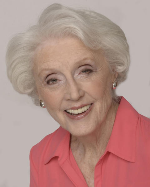 KAY GAFFNEY 
5'8" Size: 8
Hair: Silver Eyes: Blue
Shoe: 8M