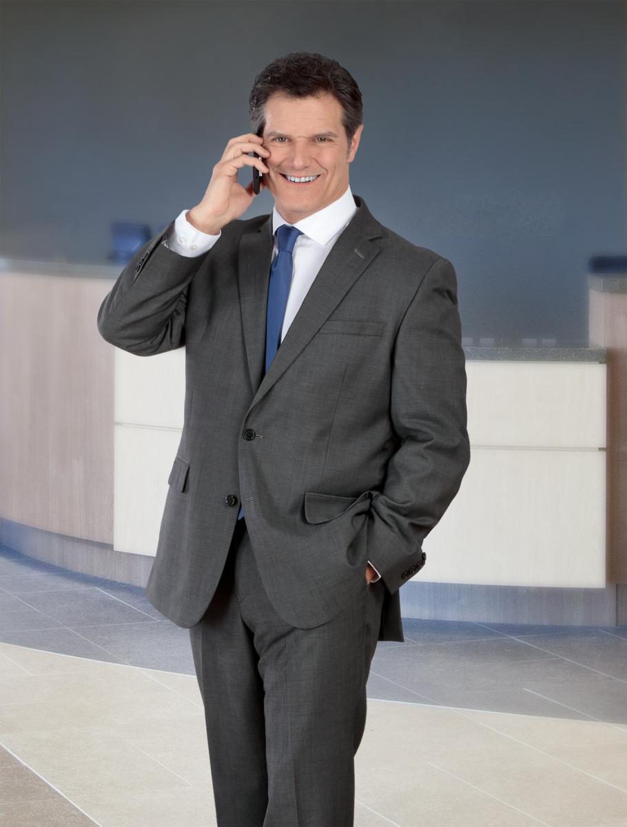 ERIC VAN ALSTYNE 5'11" Suit: 40R
Shirt: 16-32/33
Waist: 32
Inseam: 32
Shoe: 9.5
Hair: Brown
Eyes: Brown
