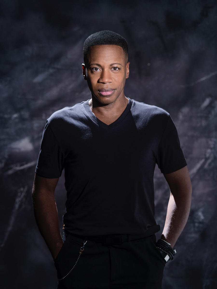 TERRENCE WILSON       Ht: 5'4"Suit: 36S

"Professional Pianist"