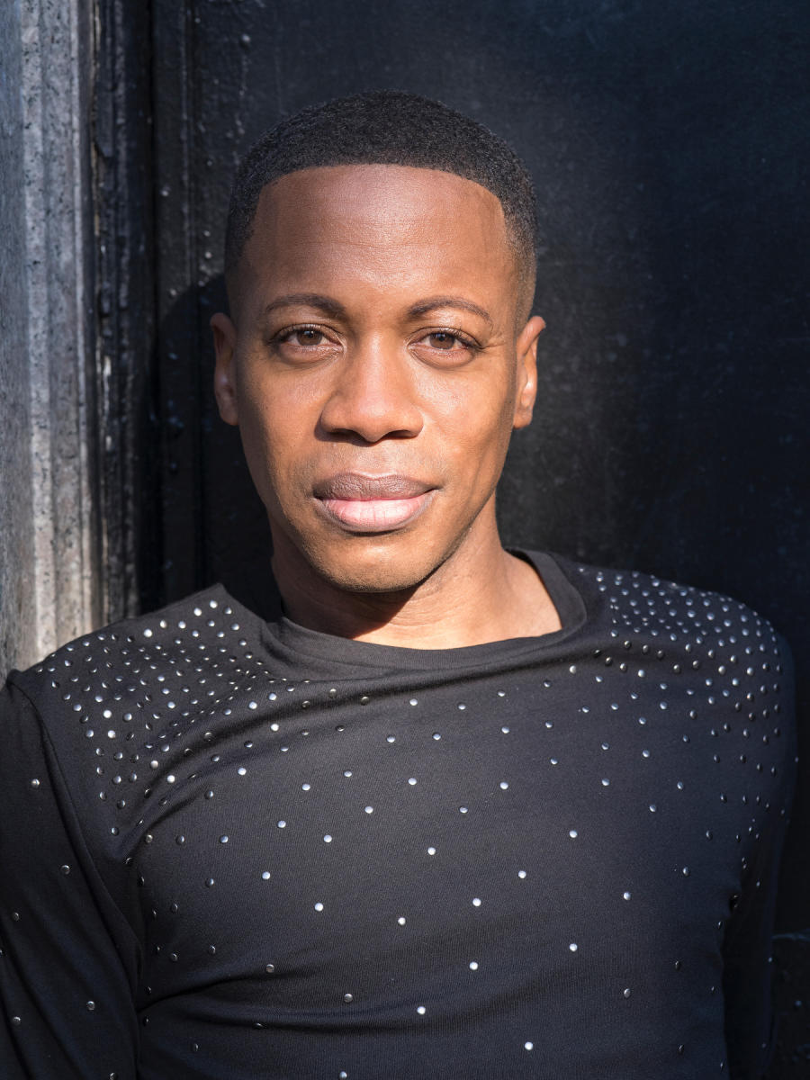 TERRENCE WILSON       Ht: 5'4"Suit: 36S

"Professional Pianist"