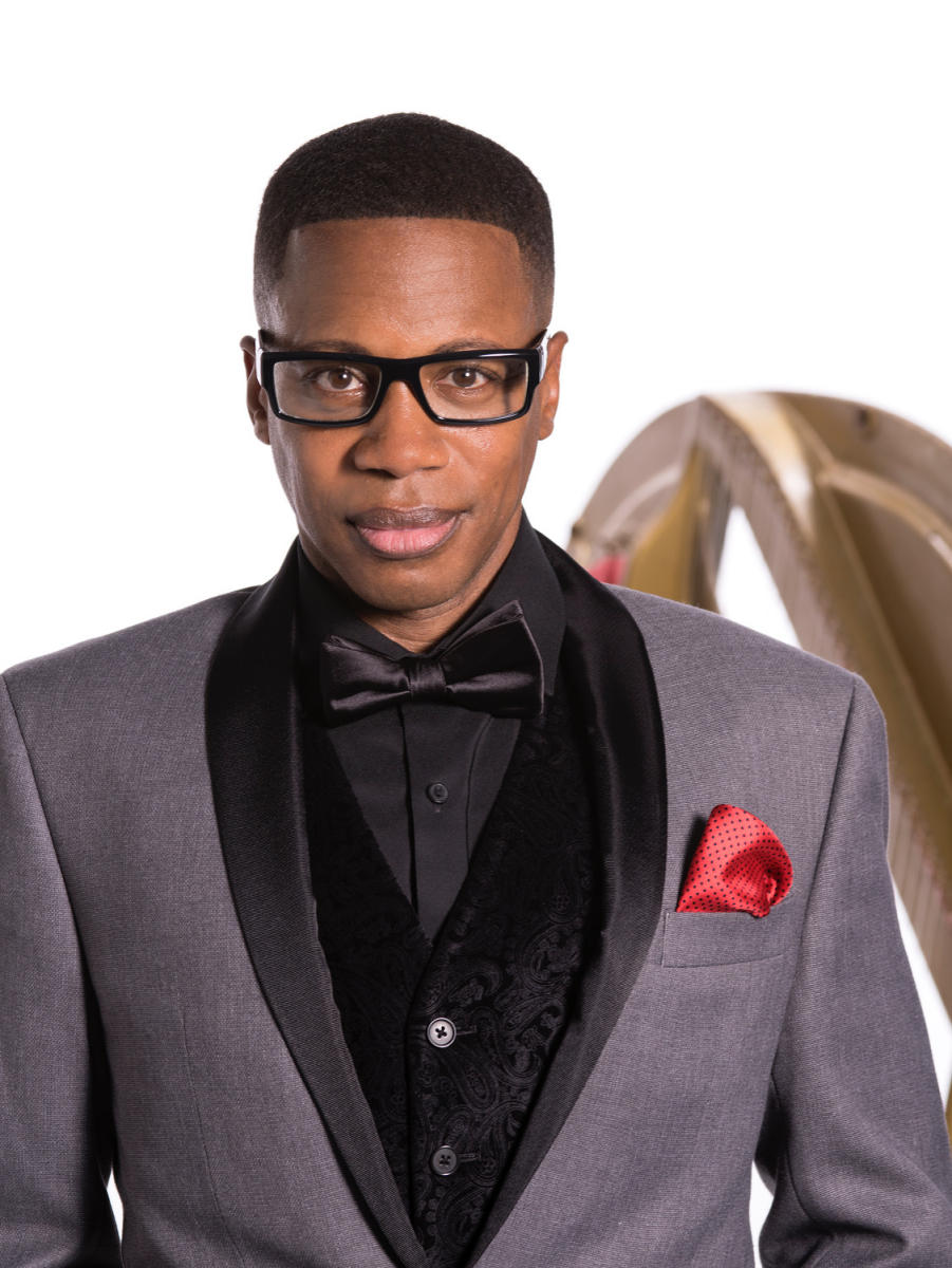 TERRENCE WILSON       Ht: 5'4"Suit: 36S

"Professional Pianist"