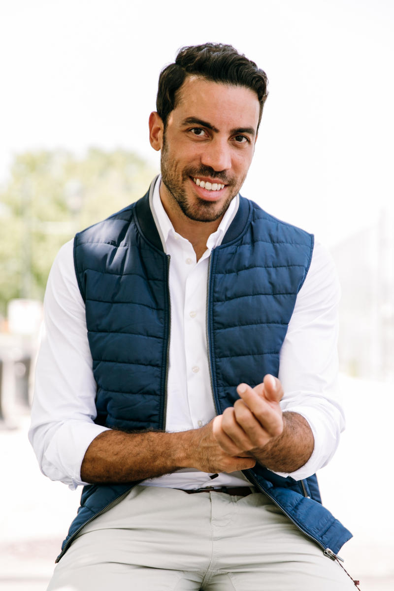 FRED BRACERO Ht: 6'1.5" Suit:40/41  Waist: 32 Inseam: 34 Shirt: 16-35 
 Shoe: