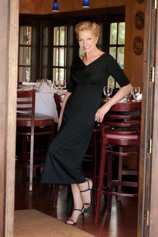 LEIGH RICHARDSON
5'9" Size:8 Bust: 36B Waist: 28 Hips: 37 Shoe: 10 Hair: Blonde Eyes: Green