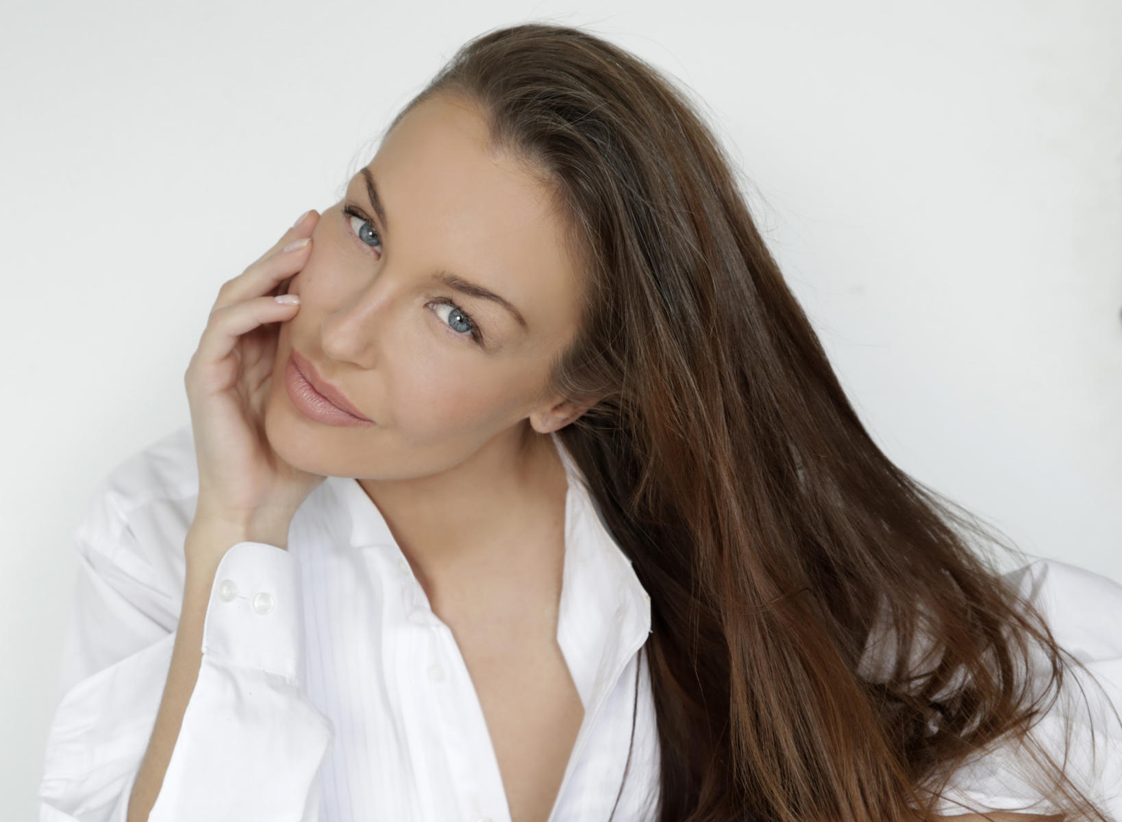 JULIA Axis Models and Talent Inc.