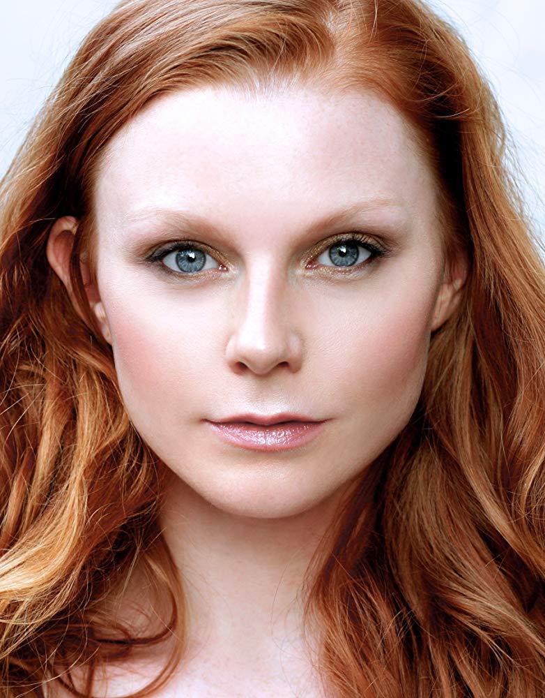 Model: KARIN AGSTAM