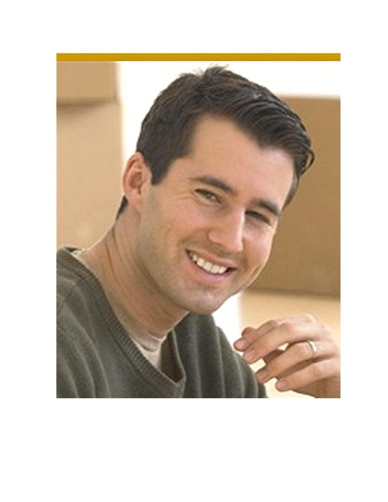 JOHNNY TYRONE 6'0"
Suit: 40R
Shirt: 15-33
Waist: 32
Inseam: 32
Shoe: 9.5
Hair: Brown
Eyes: Hazel
