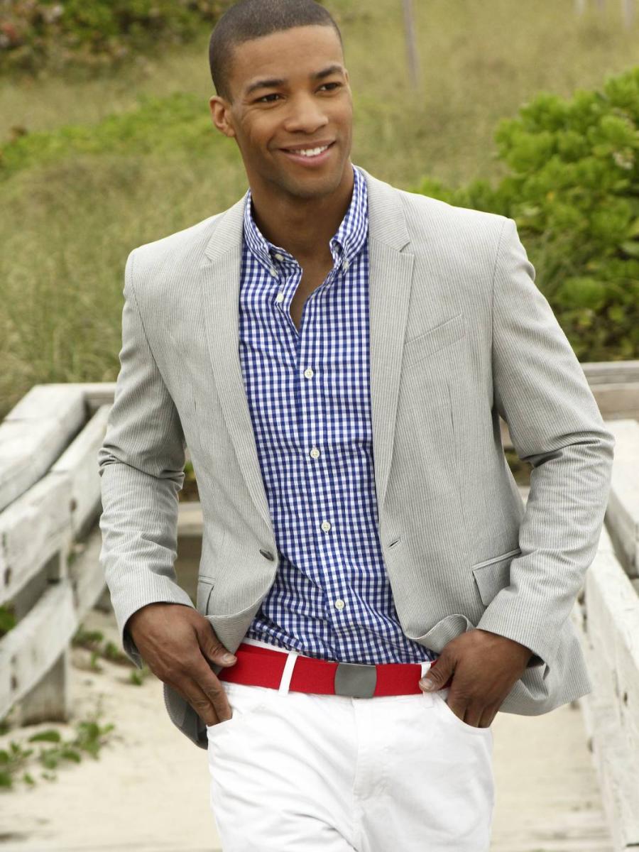 LEE WASHINGTON 6'2"
Suit:40L-42R
Shirt:32-34
Waist:32
Inseam:34
Hair:Brown
Eyes:Brown
Shoe:11.5