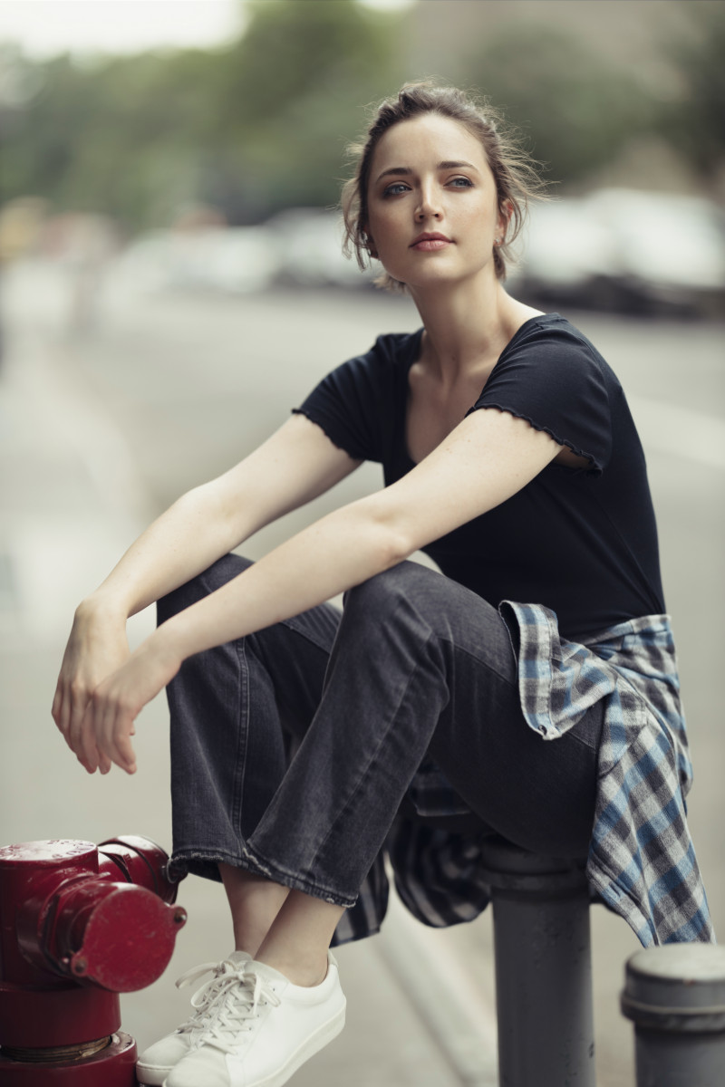 ANELISA 5'8" 
Size: 2-4
32-25-35
Shoe:7.5
Hair: Brown
Eyes: Blue