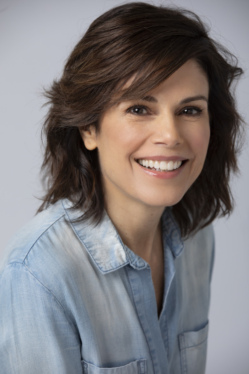 SUZANNE RAFFAELLI
5'8"
Size:6-8
Bust: 34B
Waist: 27
Hips: 37
Shoe: 9-9.5
Hair: Brown
Eyes: Brown