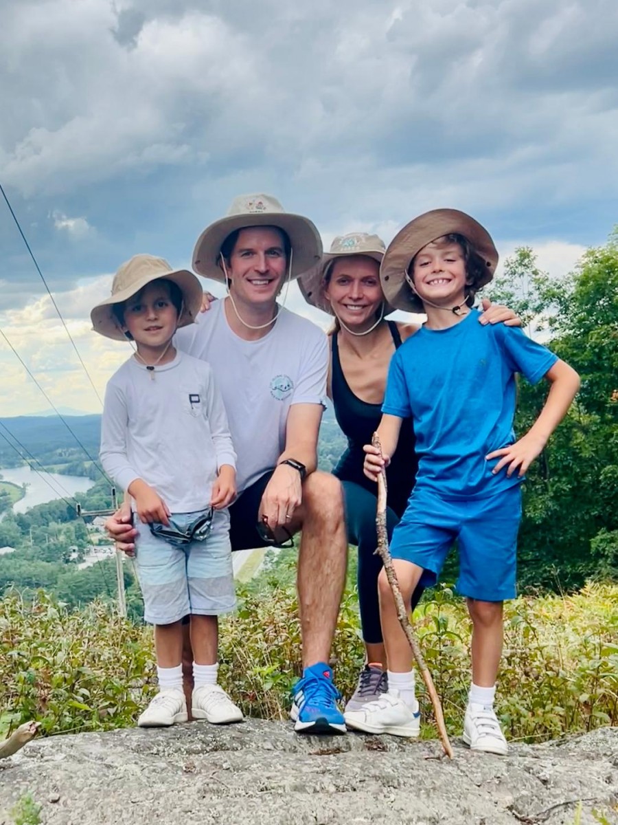 THOMAS FAMILY

Harvey DOB 2015
Henry  DOB 2018