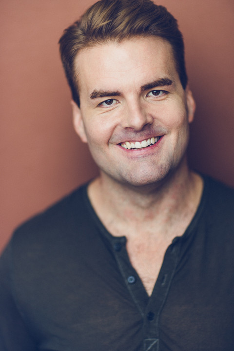 Chris Chirdon 6'1"
SAG/Aftra  AEA