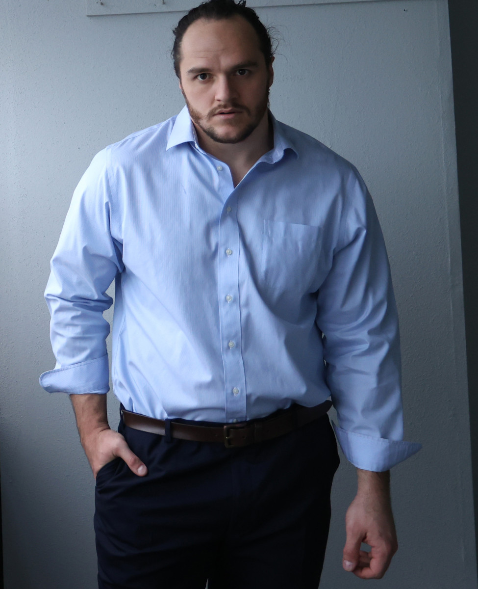 KRIS  6'5"  Suit: 48 Waist: 40 Inseam 34  