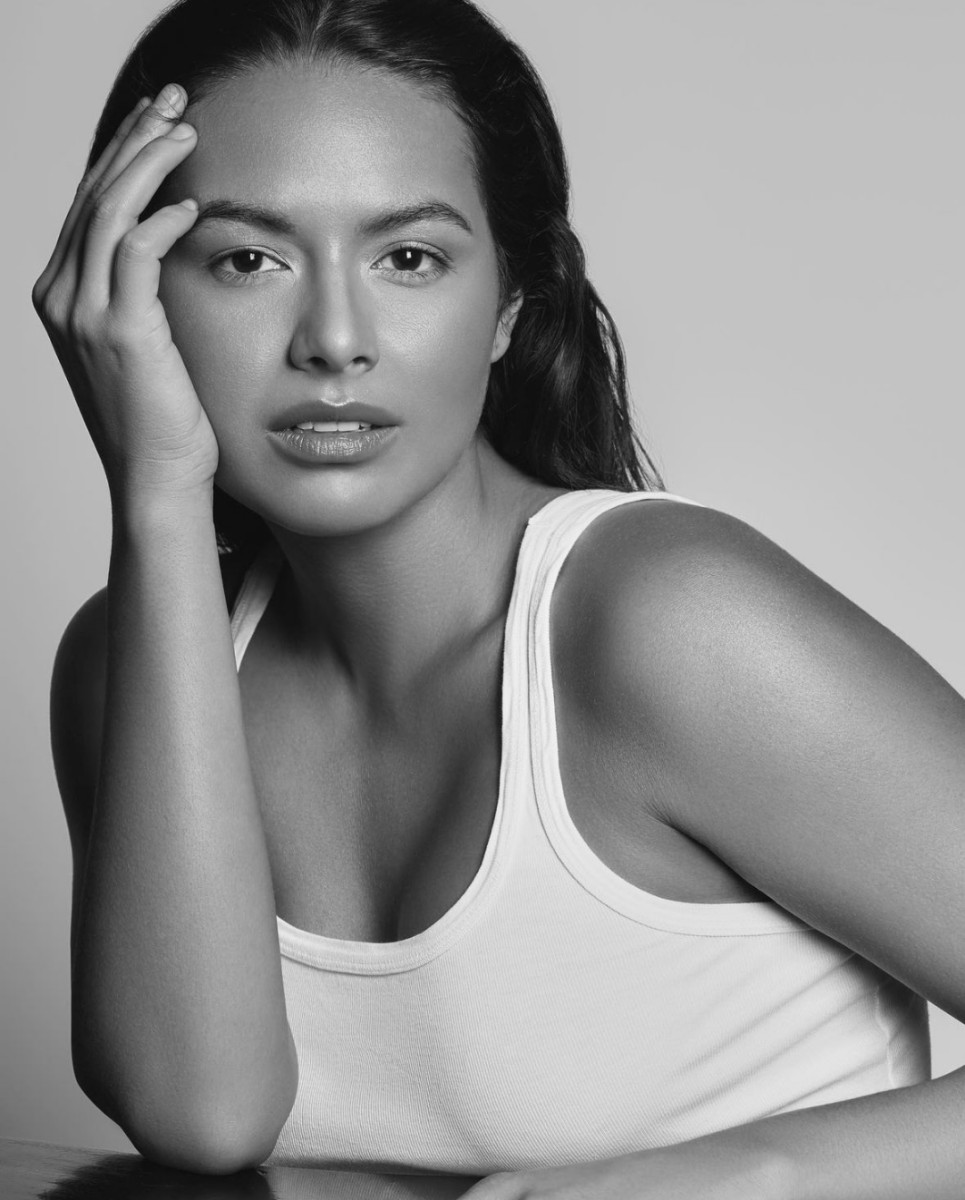 Model: ADRIANNA DAVID