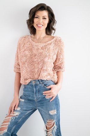 LAURA  P  5'9" Size: 2-4  Bust: 32  Waist :25  Hip: 35  Shoe: 9  Hair: Brown  Eyes: Hazel