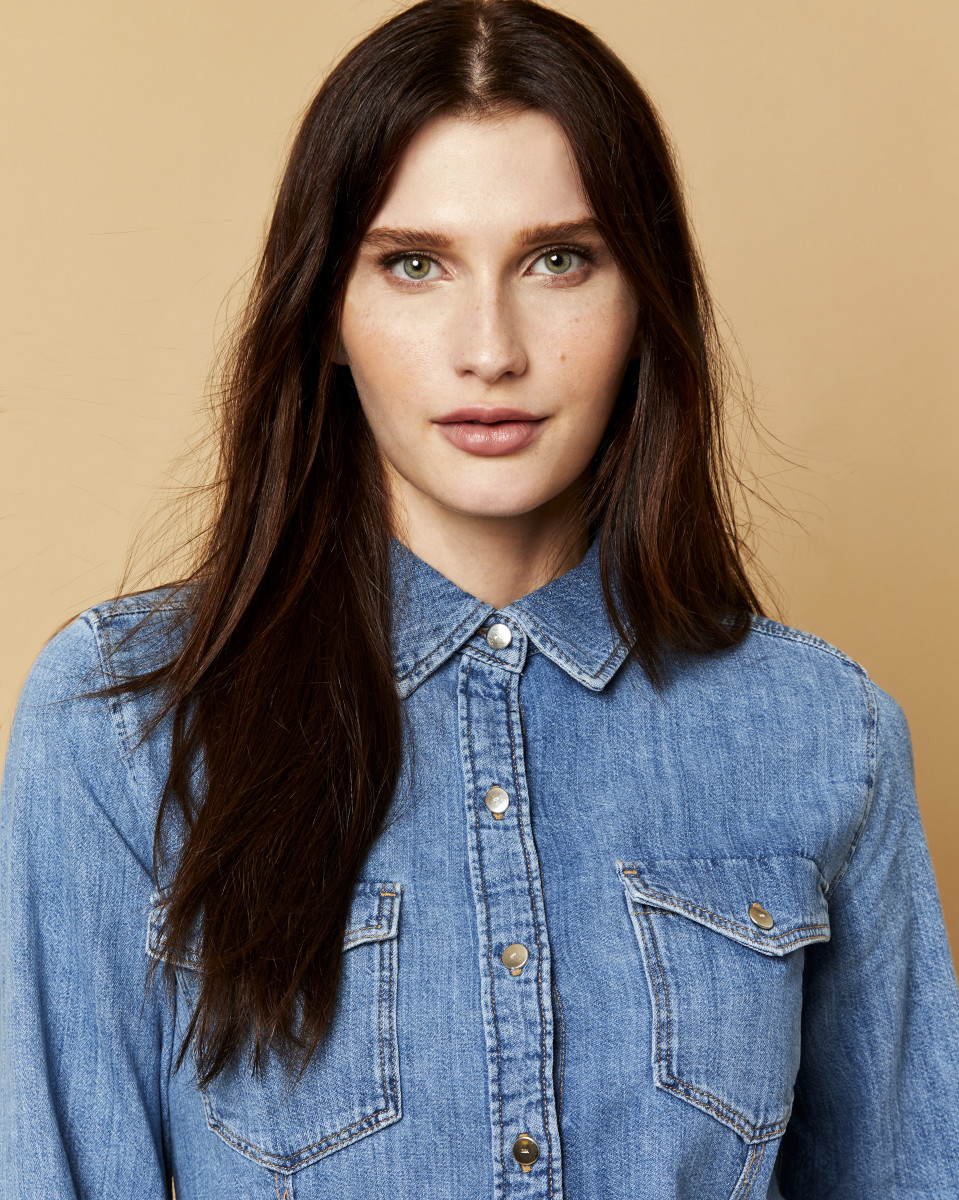 MARY S  5'11"  Size: 2   34-24-35 Shoe: 10 Hair: Brown -Auburn Eyes: Hazel