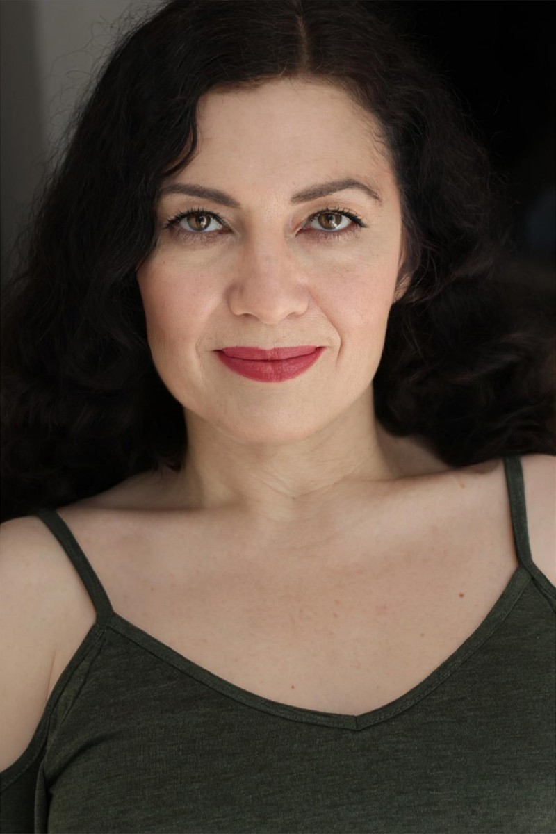 ANGELA KING Ht: 5'3" Size:4 Bust:36C Waist:28 Hips:33 Shoe:8 Hair: brown Eyes: Hazel