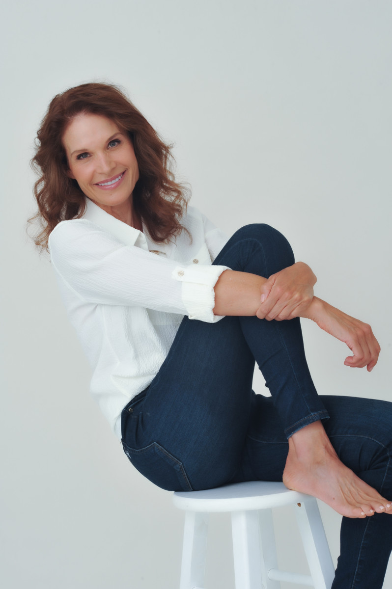 SUSAN MICHEL   5'10"  Size: 4-6  Bust: 34C   Waist: 27  Hip: 36  Hair: Brown