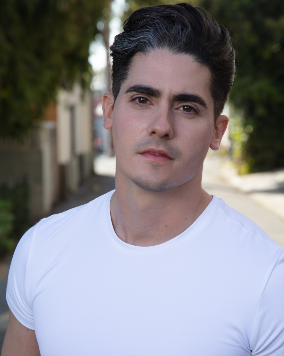 NICHOLAS REILLY  5'10" Suit: 34R  Waist: 30  Inseam: 32  Hair: Dk Brown  Eyes: Brown  SAG