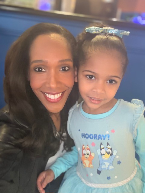 Mom: Nadia  OLIVIA  Age: 4