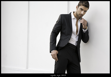 ADAM AYASH
5'11"
Suit: 44R shirt: 15 3/4-16
Waist: 33 Inseam:30
Hair: Brown
Shoe: 11.5-12

