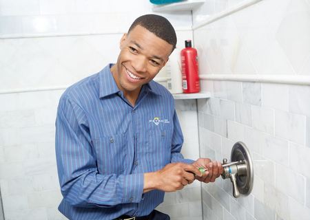 LEE WASHINGTON 6'2"
Suit:40L-42R
Shirt:32-34
Waist:32
Inseam:34
Hair:Brown
Eyes:Brown
Shoe:11.5