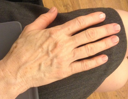 KATHIE YOUNG 
5'6.5"
Size:2
Glove: 6.5
Ring: 5.25
Shoe: 6