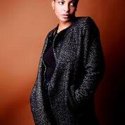 SHANIQUE 5'9" Size:2 Bust: 33 Waist: 26.5 Hips: 34 Shoe: 9-10 Hair: Dk. Brown Eyes: Brown