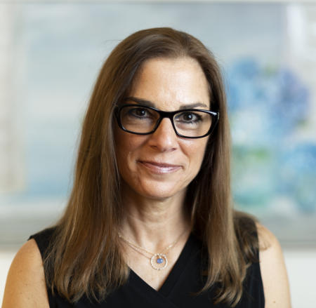 CARLA HUGO Ht: 5'4" Size:6 