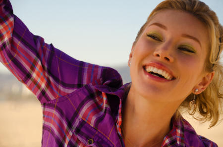 YULIA   5'8" Size: 2 Bust: 34 Waist: 25  Hip: 34  Shoe: 7.5  Hair: Blonde  Eyes: Blue
