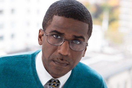 ROBERT STARKS Ht: 5'10"
Suit: 40R Shirt: 15-33 Waist: 30 Inseam: 33 Shoe:8 Hair: Dk. Brown Eyes: Dk. Brown