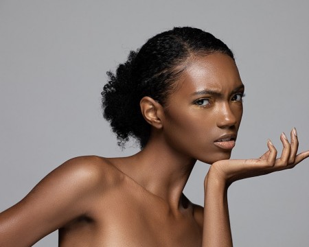 NIAMAKA  5'10"  Size:2  Bust:32  Waist : 24  Hip :34  Shoe: 10 Hair: Brown  Eyes: Brown