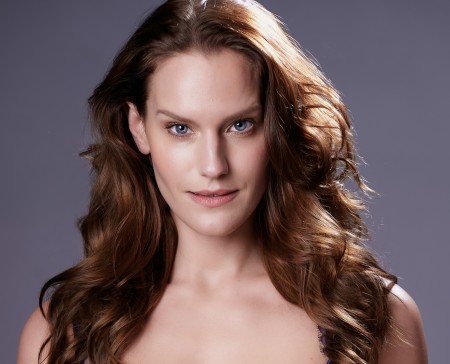 ASHLEY BROOKE 5'9" Size: 6
Bust: 34B
Waist: 25.5
Hips: 37.5
Shoe: 9