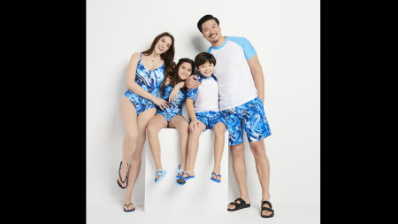 Amber & Norman

Sloan  DOB: 9-23-10
Enzo   DOB: 7-30-13
Odette DOB: 3-5-15